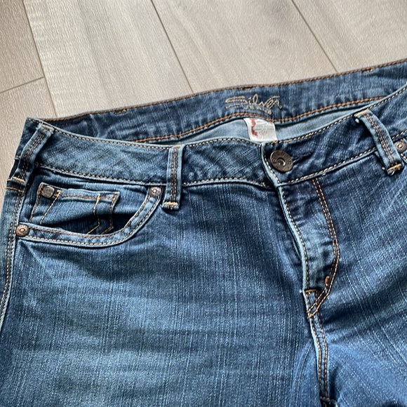 Silver Jean 🩶 AIKO - Picture 3 of 5